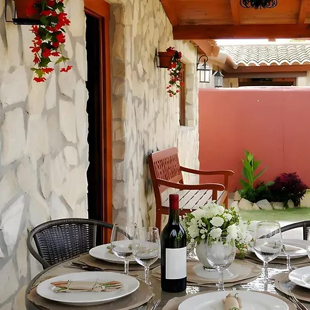 Casa Con Piscina Solo Aceptamos Familias Y Parejas No Grupos Jovenes *