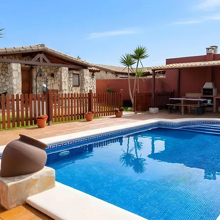 Casa Con Piscina Solo Aceptamos Familias Y Parejas No Grupos Jovenes Semesterbostad