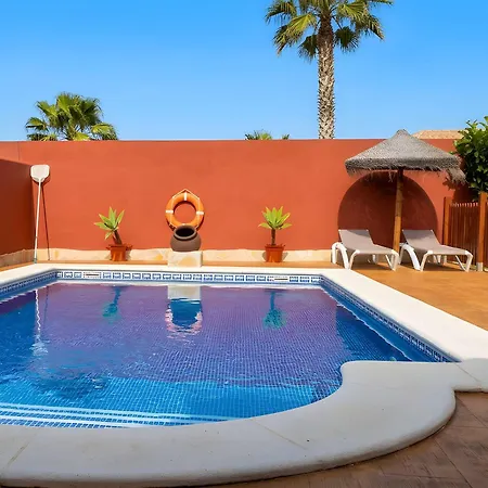 Casa Con Piscina Solo Aceptamos Familias Y Parejas No Grupos Jovenes Conil De La Frontera
