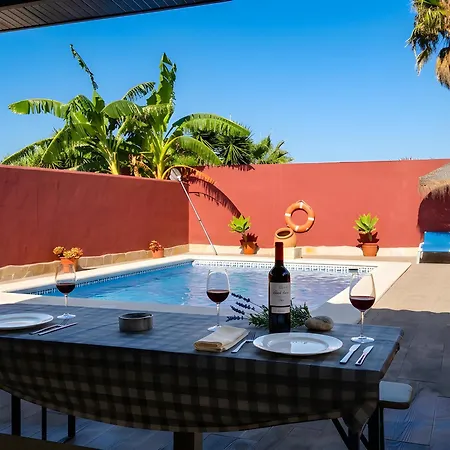 Casa Con Piscina Solo Aceptamos Familias Y Parejas No Grupos Jovenes