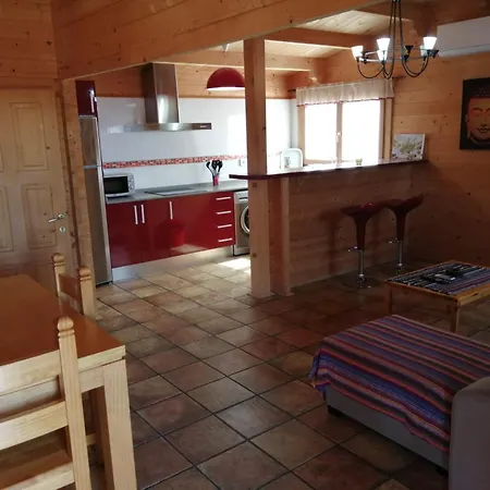 Casa Con Piscina Solo Aceptamos Familias Y Parejas No Grupos Jovenes Vakantiehuis