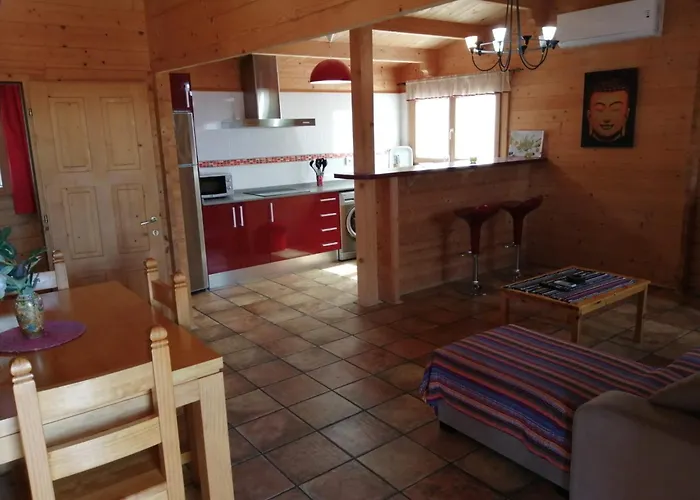 Casa Con Piscina Solo Aceptamos Familias Y Parejas No Grupos Jovenes Vakantiehuis